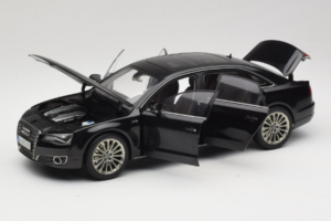 Audi A8L D3 W12 Phantom Black Kyosho 1:18 5011008125 Kov – obrázok 2 z 8