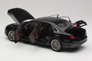 Audi A8L D3 W12 Phantom Black Kyosho 1:18 5011008125 Kov – obrázok 5 z 8