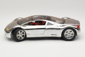Audi Avus Quattro Chrome Silver Revell 1:18 08913-C1 Kov – obrázok 4 z 8