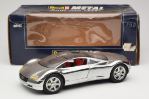 Audi Avus Quattro Chrome Silver Revell 1:18 08913-C1 Kov – obrázok 8 z 8