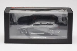 Audi RS6 C8 Avant Šedý Metalíza Minichamps 1:43 5012016231 Kov – obrázok 4 z 4