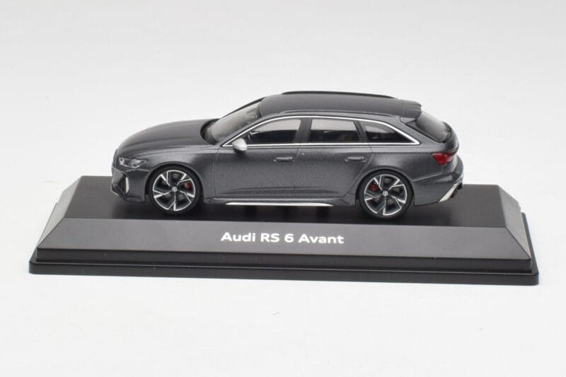 Audi RS6 C8 Avant Šedý Metalíza Minichamps 1:43 5012016231 Kov