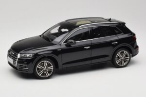 Audi Q5L FY Čierny Paudi Model 1:18 26732 Kov