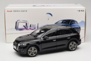 Audi Q5L FY Čierny Paudi Model 1:18 26732 Kov – obrázok 8 z 8