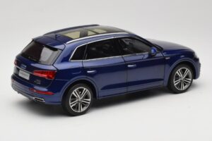 Audi Q5L FY Modrý Paudi Model 1:18 33729 Kov – obrázok 3 z 8