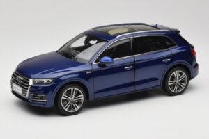 Audi Q5L FY Modrý Paudi Model 1:18 33729 Kov