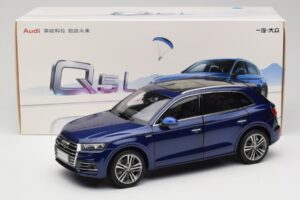 Audi Q5L FY Modrý Paudi Model 1:18 33729 Kov – obrázok 8 z 8