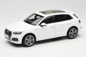 Audi Q5L FY Biely Paudi Model 1:18 30694 Kov