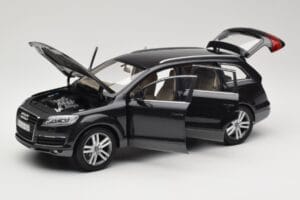 Audi Q7 4L Lava Grey Minichamps 1:18 5010507625 Kov – obrázok 2 z 8