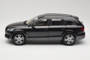 Audi Q7 4L Lava Grey Minichamps 1:18 5010507625 Kov – obrázok 4 z 8