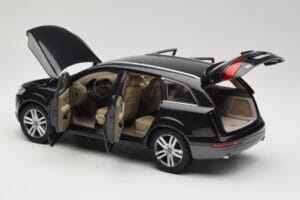 Audi Q7 4L Lava Grey Minichamps 1:18 5010507625 Kov – obrázok 5 z 8