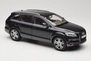Audi Q7 4L Lava Grey Minichamps 1:18 5010507625 Kov – obrázok 6 z 8