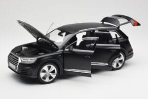 Audi Q7 4M Matný Čierny Minichamps 1:18 110014001 Kov – obrázok 2 z 8