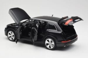 Audi Q7 4M Matný Čierny Minichamps 1:18 110014001 Kov – obrázok 5 z 8