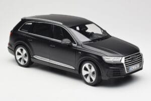 Audi Q7 4M Matný Čierny Minichamps 1:18 110014001 Kov – obrázok 6 z 8