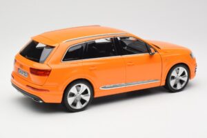 Audi Q7 4M Oranžový Metallic Minichamps 1:18 110014004 Kov – obrázok 3 z 8