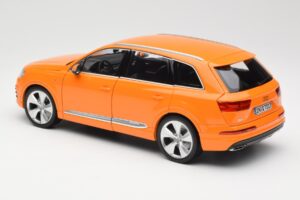 Audi Q7 4M Oranžový Metallic Minichamps 1:18 110014004 Kov – obrázok 7 z 8