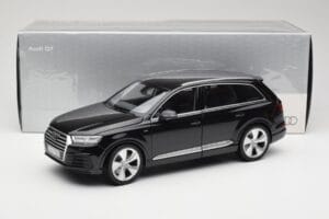 Audi Q7 4M Orca Black Minichamps 1:18 5011407625 Kov – obrázok 8 z 8