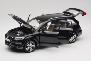 Audi Q7 Čierny Kyosho 1:18 09221BK Kov – obrázok 2 z 8