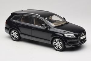 Audi Q7 Čierny Kyosho 1:18 09221BK Kov – obrázok 6 z 8