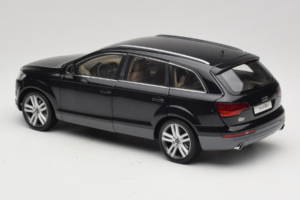 Audi Q7 Čierny Kyosho 1:18 09221BK Kov – obrázok 7 z 8
