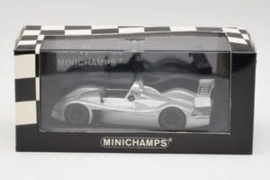 Audi R10 Concept Ice Strieborný Metallic Minichamps 1:43 AUDI001 Kov – obrázok 4 z 4
