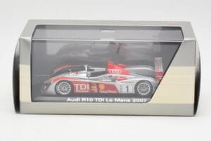 Audi R10 TDI LMP1 #1 F. Biela / E. Pirro / M. Werner 24 Hours of Le Mans 2007 Minichamps 1:43 5020700213 Kov – obrázok 4 z 4