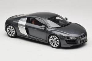 Audi R8 5.2 FSI Quattro Daytona Grey Kyosho 1:18 09216DG Kov