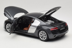 Audi R8 5.2 FSI Quattro Daytona Grey Kyosho 1:18 09216DG Kov – obrázok 5 z 7