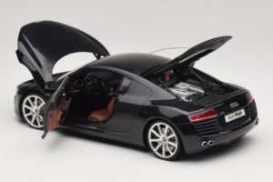 Audi R8 Čierny Kyosho 1:18 09213BK Kov – obrázok 5 z 8