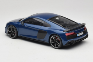 Audi R8 Ascari Blue Jada 1:18 5011918451 Kov – obrázok 5 z 6