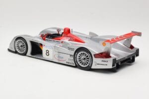 Audi R8 LMP900 #8 Audi Sport Team Joest F. Biela / E. Pirro / T. Kristensen 24 Hours of Le Mans 2000 Maisto 1:18 38899 Kov – obrázok 5 z 6