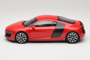 Audi R8 Červený Kyosho 1:18 09213R Kov – obrázok 4 z 8