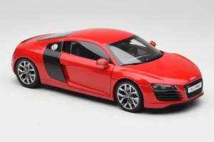 Audi R8 Červený Kyosho 1:18 09213R Kov – obrázok 6 z 8