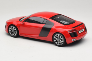 Audi R8 Červený Kyosho 1:18 09213R Kov – obrázok 7 z 8