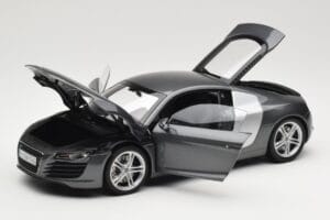 Audi R8 Type 42 4.2 Daytona Grey Kyosho 1:18 5010618425 Kov – obrázok 2 z 8
