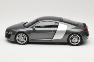 Audi R8 Type 42 4.2 Daytona Grey Kyosho 1:18 5010618425 Kov – obrázok 4 z 8