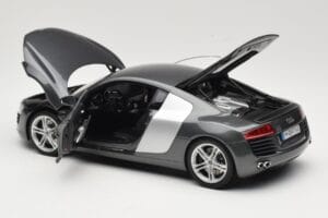 Audi R8 Type 42 4.2 Daytona Grey Kyosho 1:18 5010618425 Kov – obrázok 5 z 8
