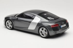 Audi R8 Type 42 4.2 Daytona Grey Kyosho 1:18 5010618425 Kov – obrázok 7 z 8