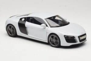 Audi R8 Type 42 Suzuka Grey Kyosho 1:18 09213SG Kov – obrázok 6 z 8