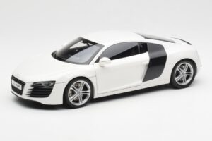 Audi R8 Type 42 Biely Kyosho 1:18 09213W Kov