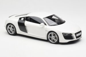 Audi R8 Type 42 Biely Kyosho 1:18 09213W Kov – obrázok 6 z 8