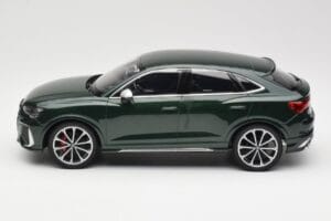Audi RS Q3 Sportback 8U Green Metallic Minichamps 1:18 155018102 Kov – obrázok 3 z 6