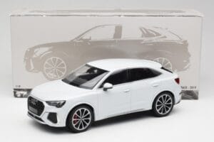 Audi RS Q3 F3 Sportback Glacier White Metallic Minichamps 1:18 155018105 Kov – obrázok 6 z 6