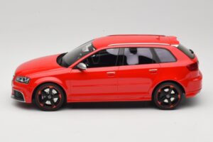 Audi RS3 8P Sportback Červený DNA 1:18 DNA000056 Živica – obrázok 3 z 6