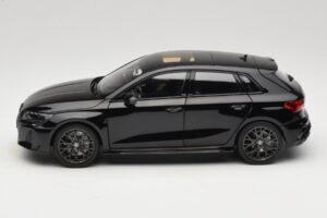 Audi RS3 8Y Sportback Myth Black Norev 1:18 188388 Kov – obrázok 4 z 8