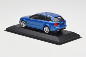Audi RS4 B7 Avant Blue Metallic Minichamps 1:43 AUDI010 Kov – obrázok 3 z 4