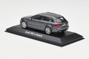 Audi RS4 B7 Avant Šedý Minichamps 1:43 5010509223 Kov – obrázok 3 z 4