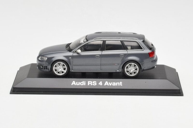 Audi RS4 B7 Avant Šedý Minichamps 1:43 5010509223 Kov