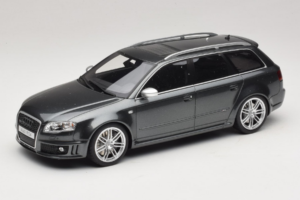 Audi RS4 B7 Šedý Otto 1:18 OT721 Živica